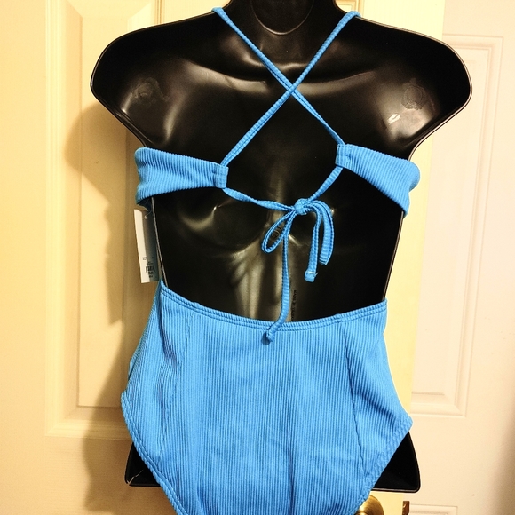 SO One Piece  Swimsuit - Junior's Large - Picture 2 of 8